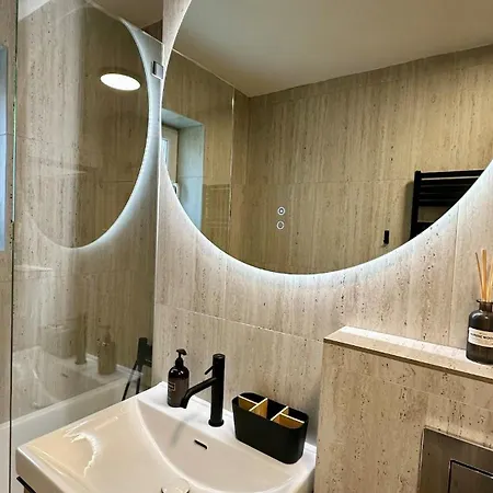 Matica Nest - Cozy In The Center 아파트 *